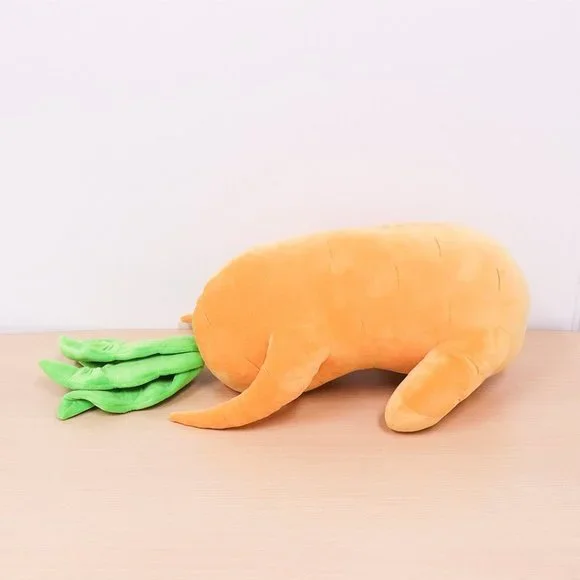 Big Posing Carrot Plushie - Picture 4 of 5